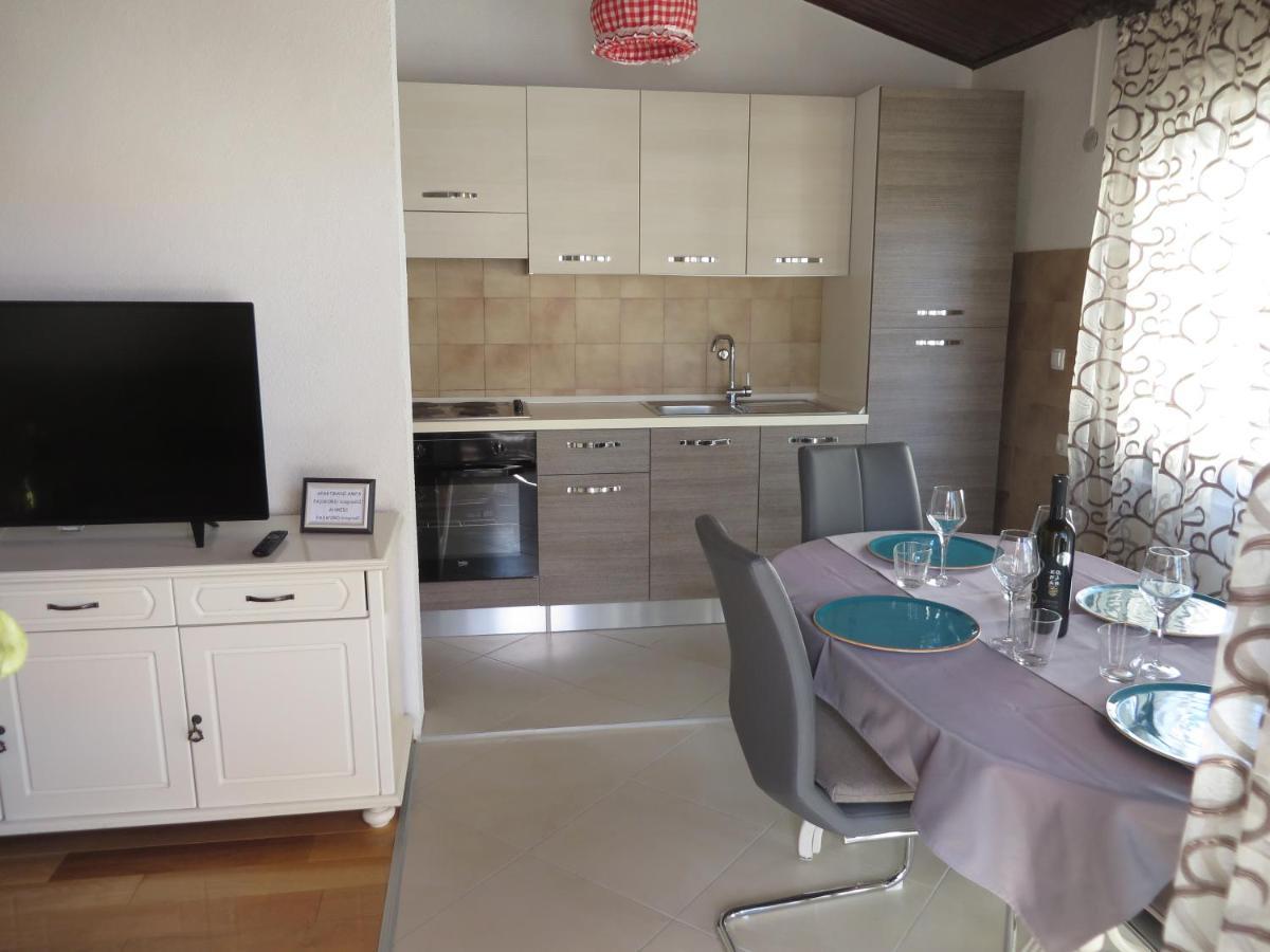 Apartments Amfa Biograd Na Moru Buitenkant foto